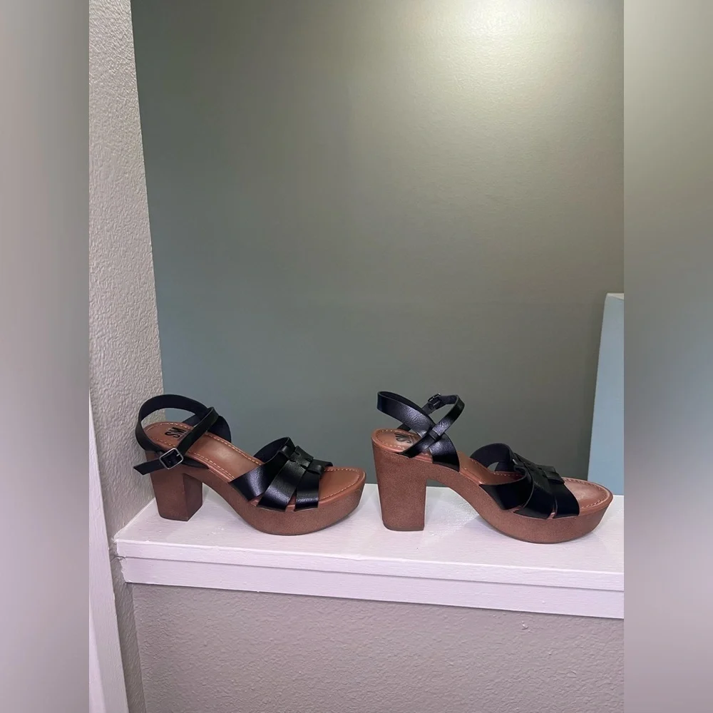 SM New York Black Platform Sandals Chunky Heel Strappy 90s Y2K Size 8.5